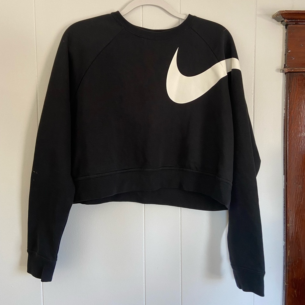 Cropped Nike Crewneck